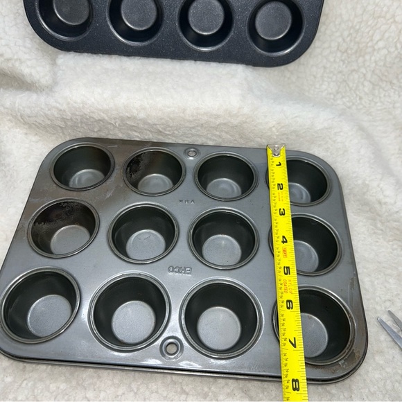 2 Mini cupcake pans with 200 paper liners Ekco & no brand pan 10" x 7.75" used - Picture 2 of 12